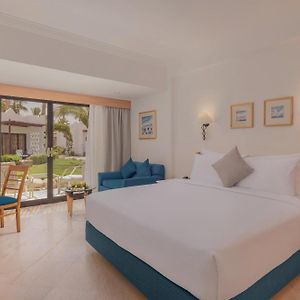 Standard Queen or Twin Room Side Sea View